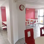 Szálloda Premiere Classe Brice Sous Foret