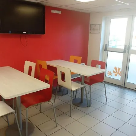 Premiere Classe Brice Sous Foret