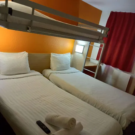 Premiere Classe Brice Sous Foret Hotel