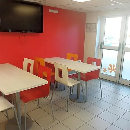 Premiere Classe Brice Sous Foret